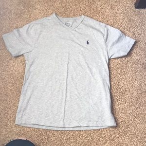A cute gray T-shirt